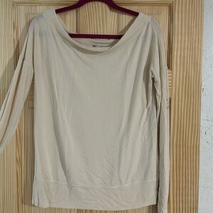 Light weight sweater